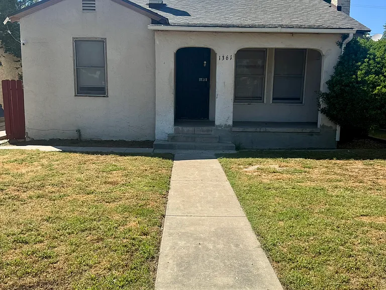 1361 N Safford Ave — Photo 1