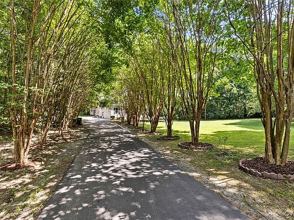 5th image of 9137 Olde Hartley Dr