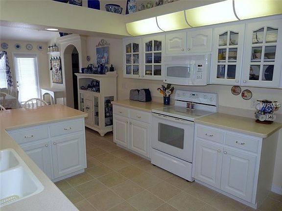 3rd image of 225 White Marsh Ln