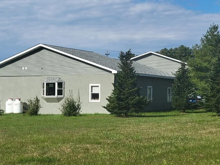 55 Lawrence Rd — Photo 1