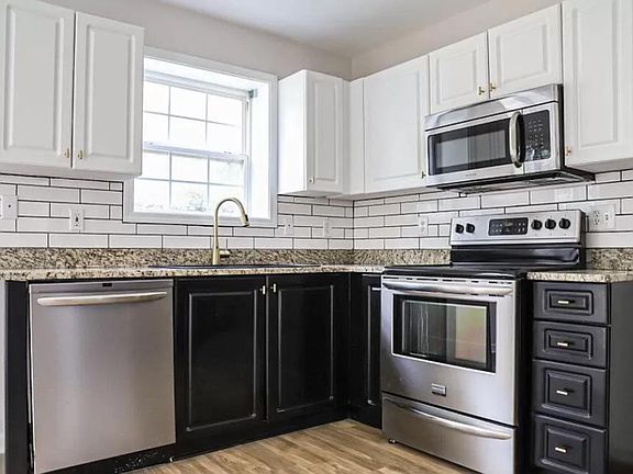 3rd image of 105 Fairview Lake Way