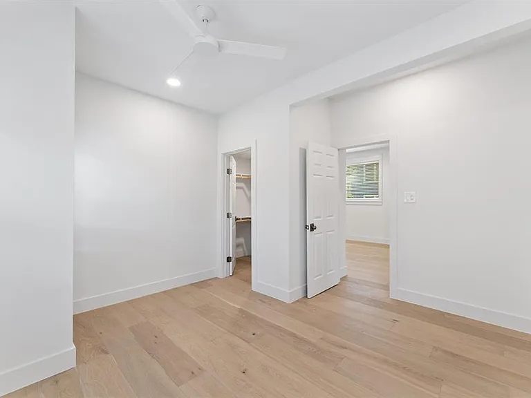 3301 Duval St — Photo 26