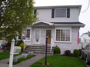 403 Quintard St, Staten Island, NY 10305