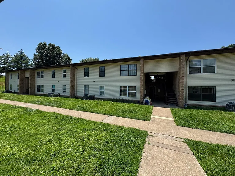 1450 Herschend Ln — Photo 8