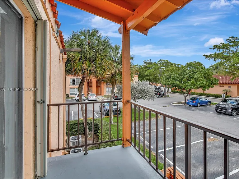 7241 Miami Lakes Dr #D14 — Photo 19