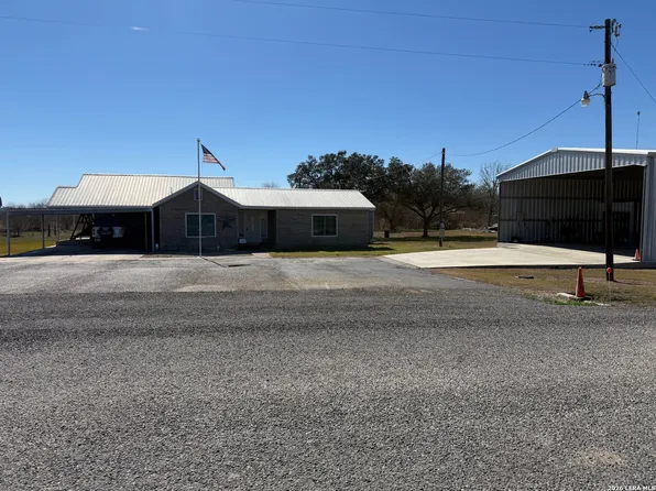 226 County Road 300, Karnes City, TX 78118