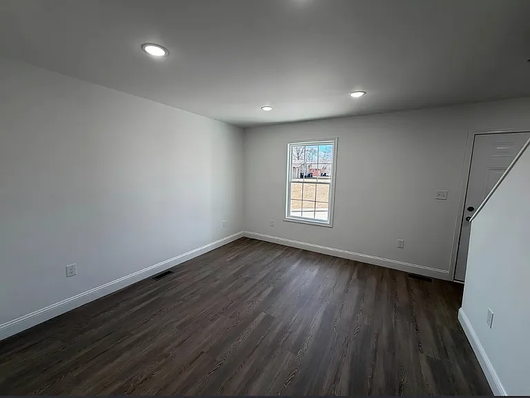 1407 Madison St — Photo 12