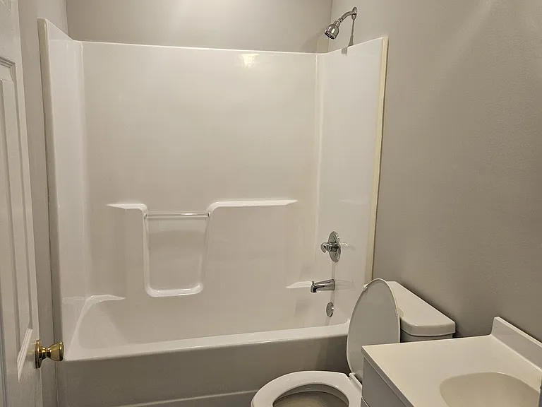 111 Woodberry St #L & R — Photo 6