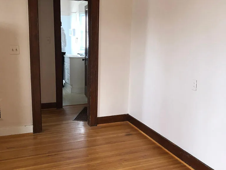 1561 Fernwood Ave #3 — Photo 6