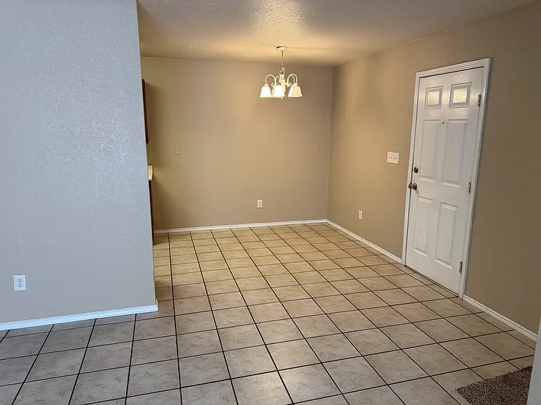 8146 Marydean Ave — Photo 3