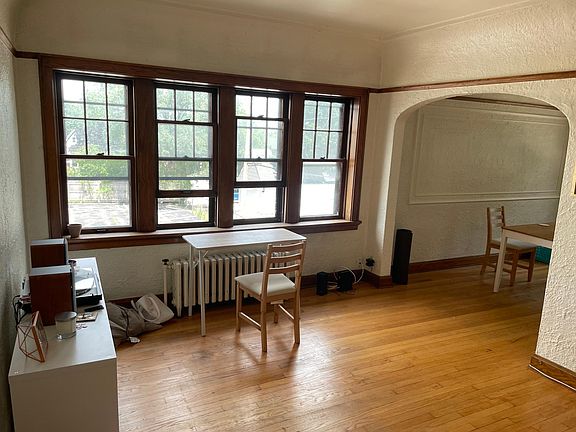 3rd image of 3036 S Kinnickinnic Ave #1