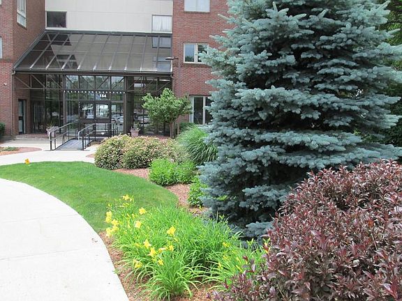 2nd image of 154 Lynnway Unit 403