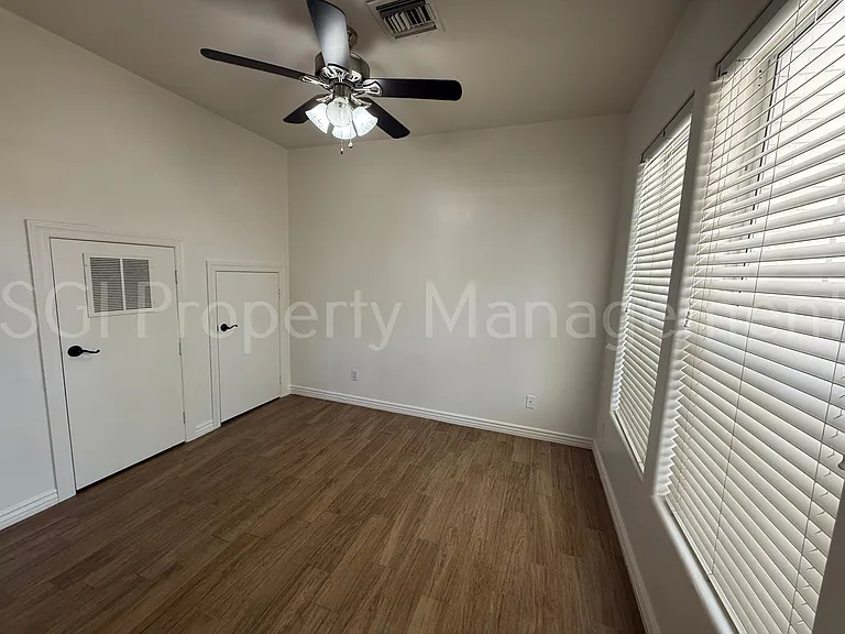 942 S Ash Ave #108 — Photo 9