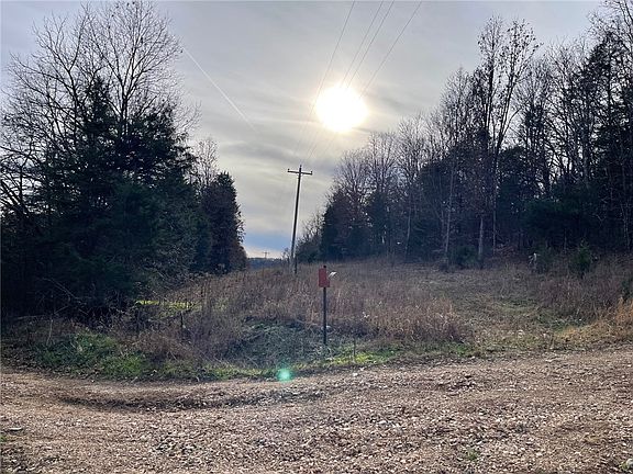 4th image of Falcon Ln