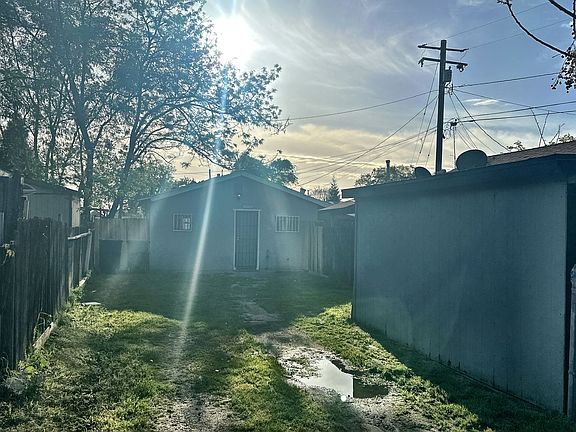 2nd image of 1706 N Willis St #55BF28751