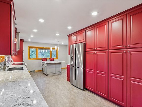 2nd image of 31021 Lake Shore Blvd
