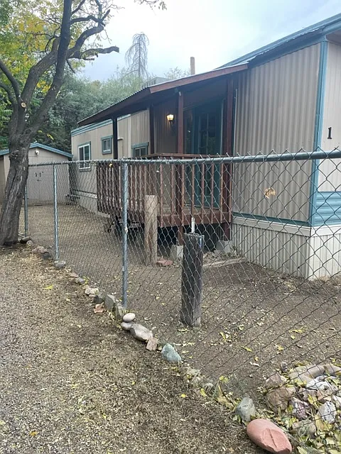 Building Photo - 1120 N Justice Dr #1
