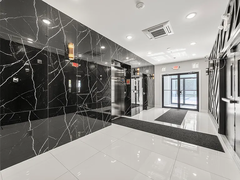 53 E Main St #8 — Photo 1