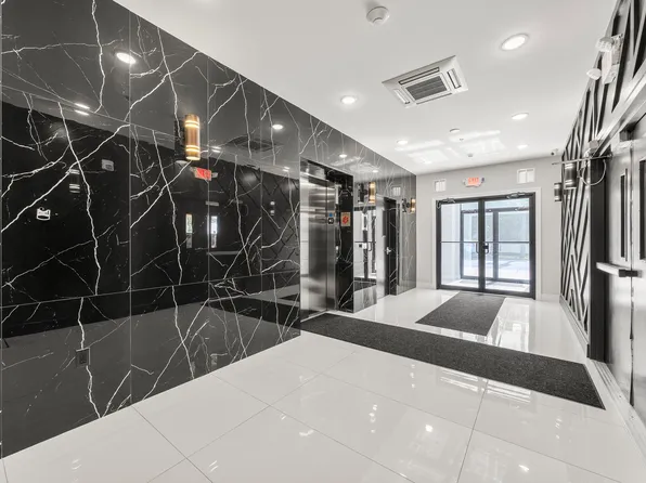 53 E Main St #8, Bergenfield, NJ 07621