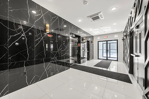 53 E Main St #8 Photo 1