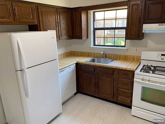 3rd image of 244 Collignon Way APT 3B