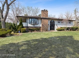 210 Roberts Rd, Inverness, IL 60010