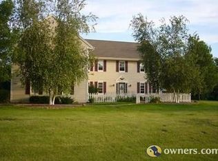 N66W28981 Richter Rd, Hartland, WI 53029