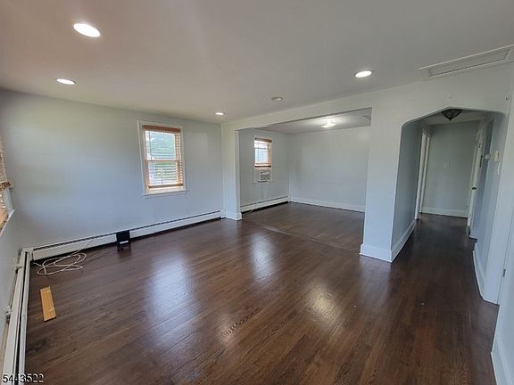 4th image of 59 Troy Rd