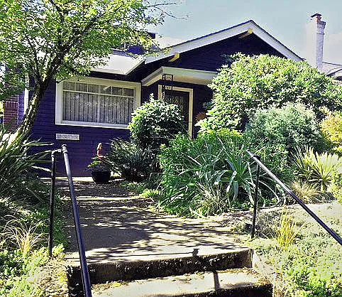 2303 SE Ladd Ave photo 1