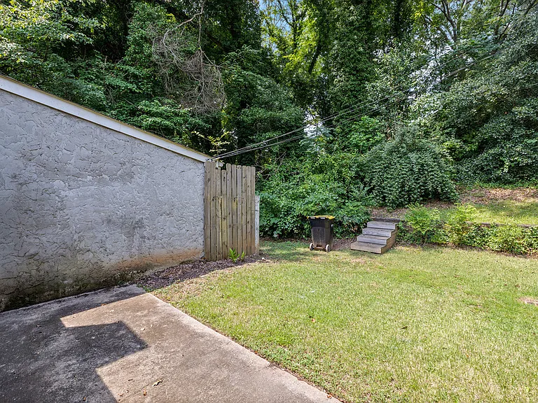 253 Jackson St — Photo 16
