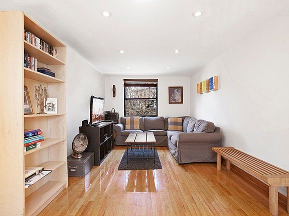 2nd image of 438 Clermont Ave APT F
