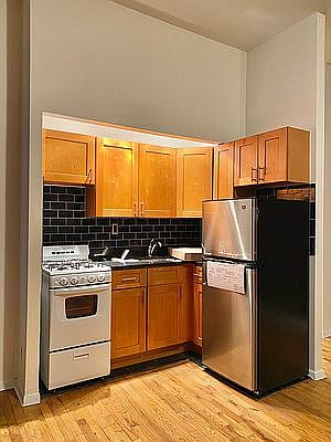 3rd image of 243 W 21st St APT 2C