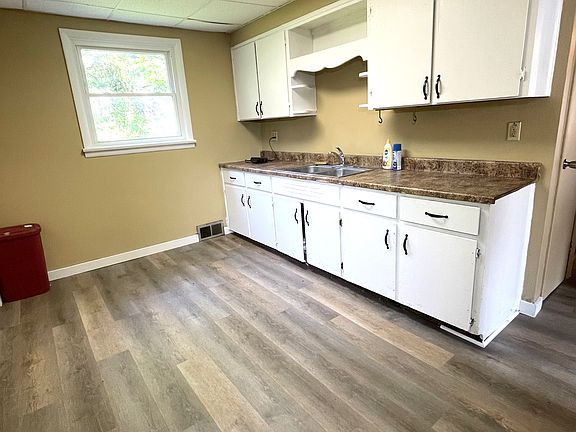 3rd image of 641 E 12th St #1