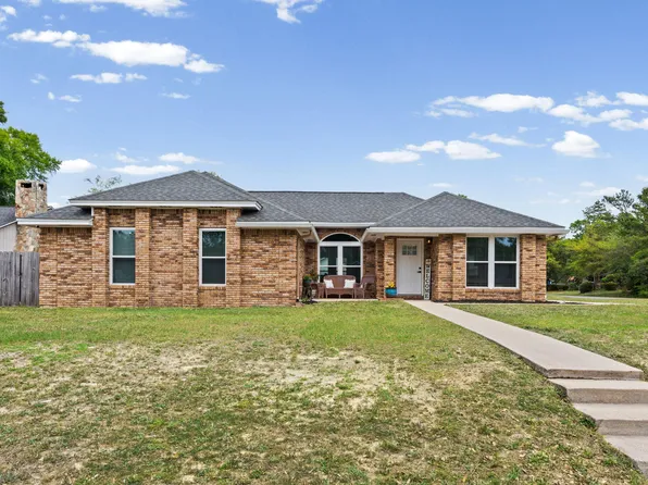 943 Ridgewood Way, Niceville, FL 32578