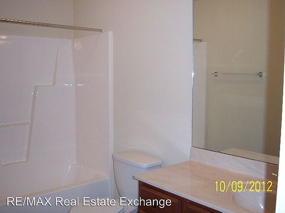 3rd image of 522 E 15th St