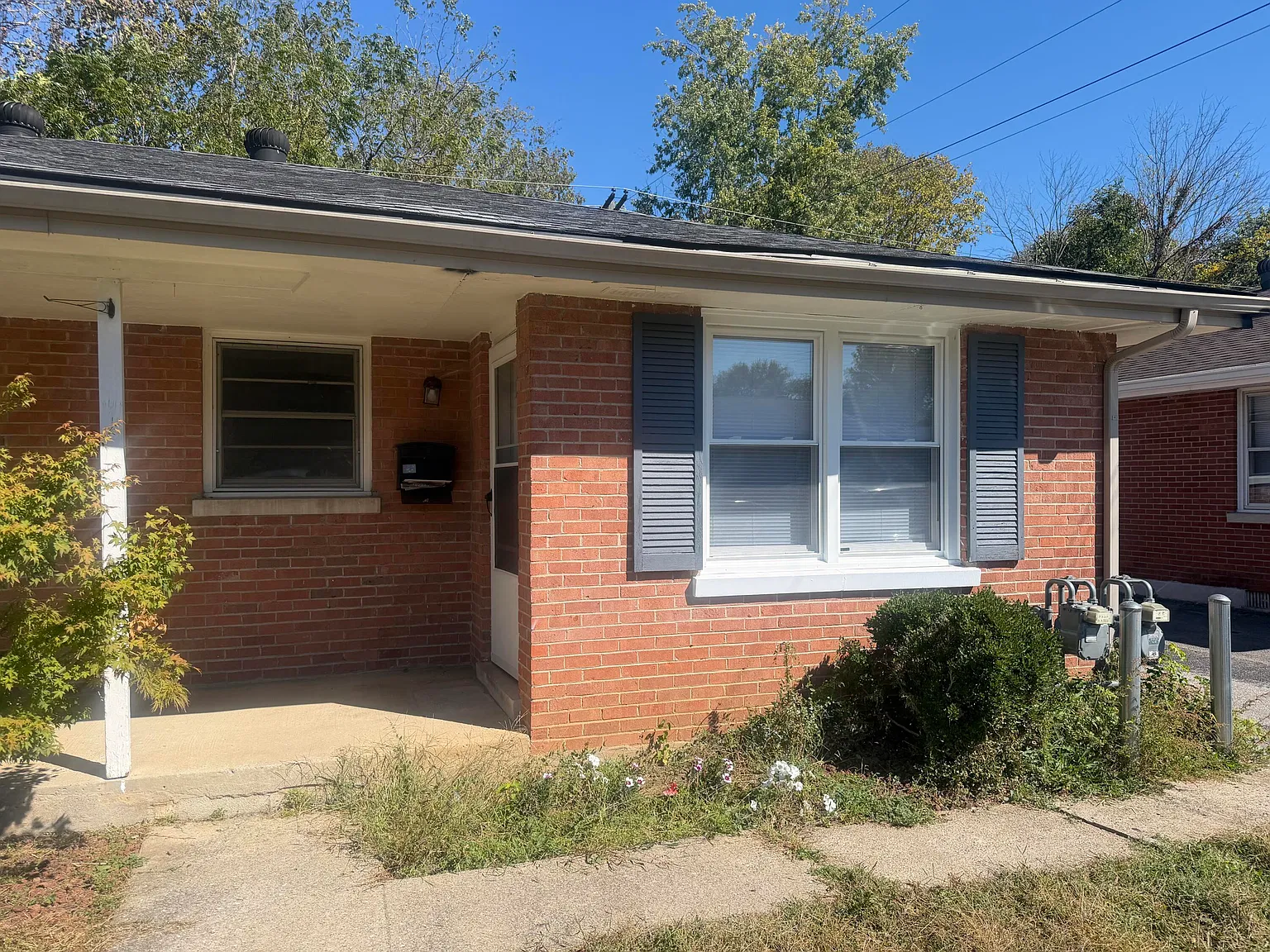 2 bed, 1.0 bath, 774 sqft, $995 — Photo 1
