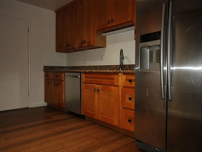 1922 Moraga Dr — Photo 3