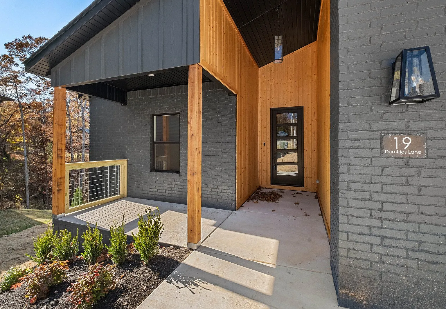 New construction, modern style home, close to NWA bike trails and walmart home office. — Photo 3