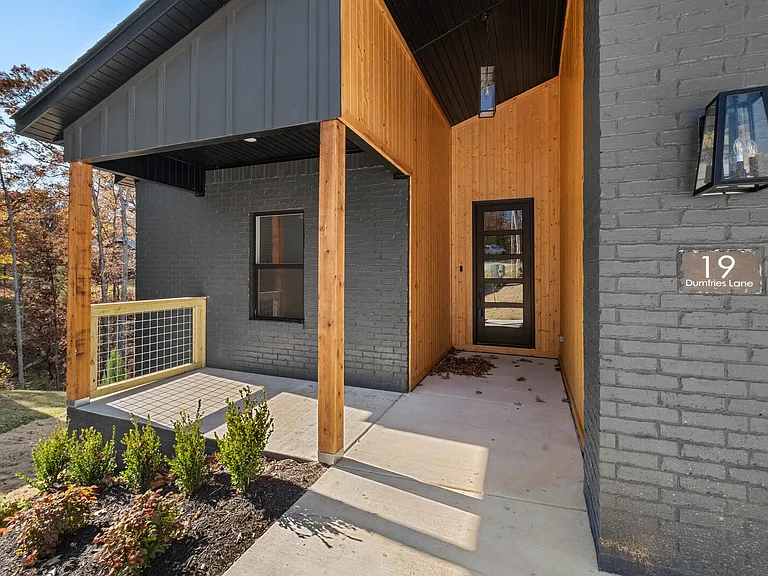19 Dumfries Dr — Photo 3