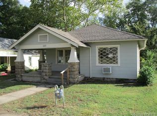1107 W Division St, Henryetta, OK 74437