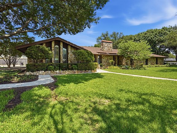 3rd image of 715 Stonelake Dr