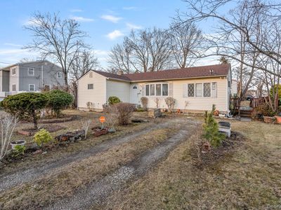 79 Centerwood Street, West Babylon, NY, 11704