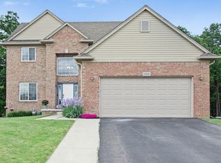 1548 Baypointe Cir, Grand Blanc, MI 48439