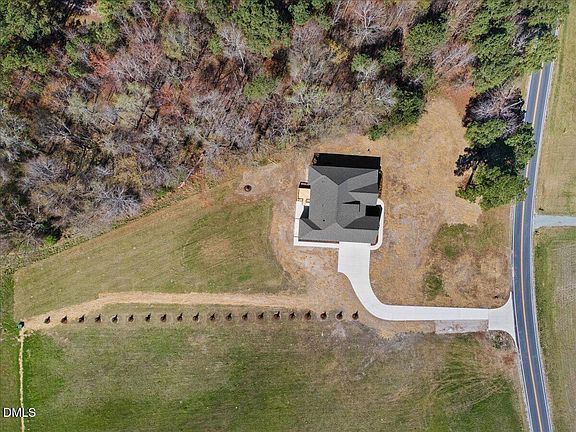 3rd image of 1027 Johnson Town Rd