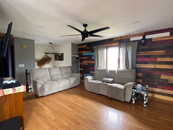 3rd image of 26 Gary Dr