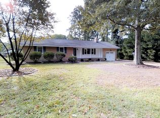 303 York Warwick Dr, Yorktown, VA 23692