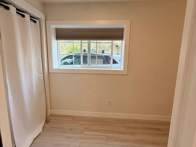 1324 NW Albany Ave #B — Photo 12