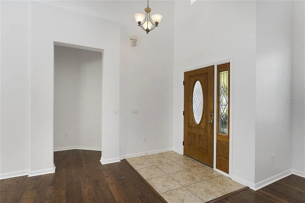 4 bed, 4.0 bath, 2663 sqft, $2,800 — Photo 3