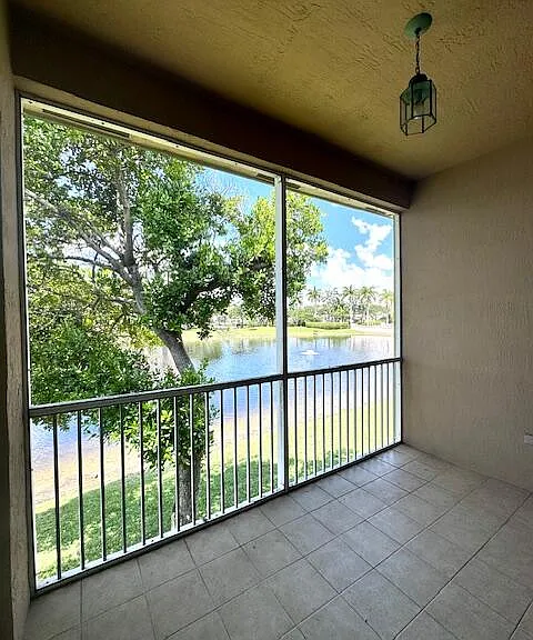 7842 Exeter Blvd E — Photo 3