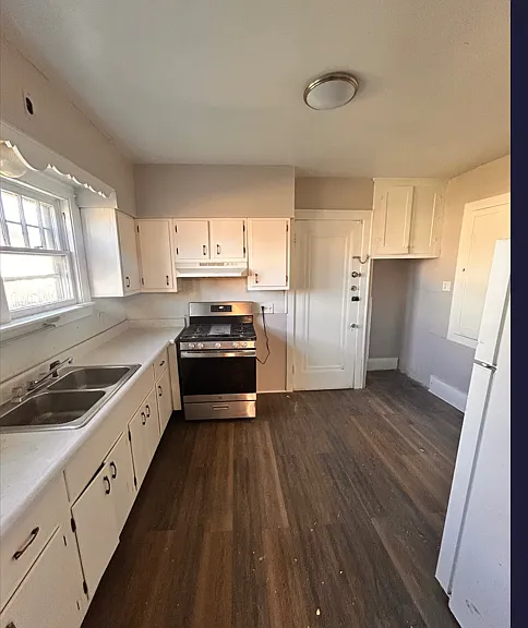 2126 Joffre St #1 — Photo 4